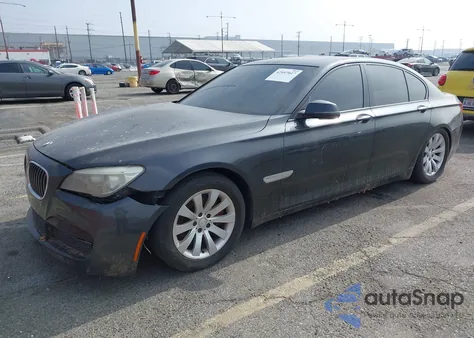 2013 BMW 750 I z USA, uszkodzony, nr VIN WBAYA8C57DC996601